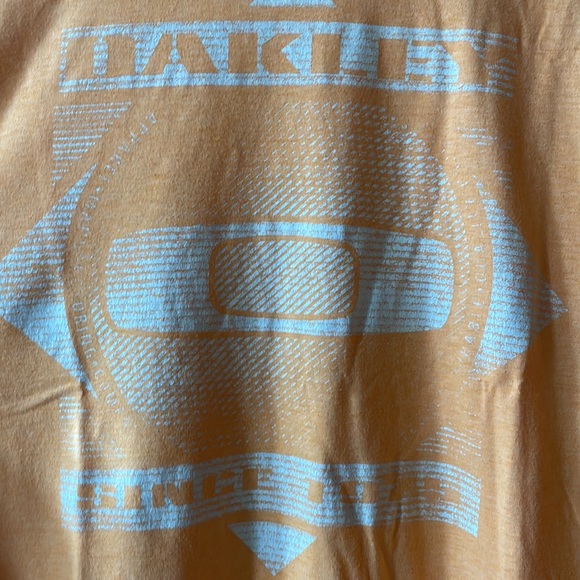 🍊 Oakley T-shirt ☀️ - Picture 2 of 4